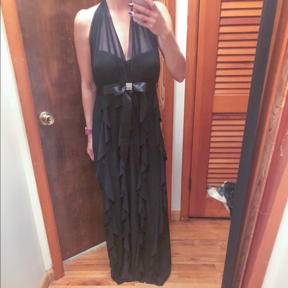 Halter black gown - Picture 2 of 4